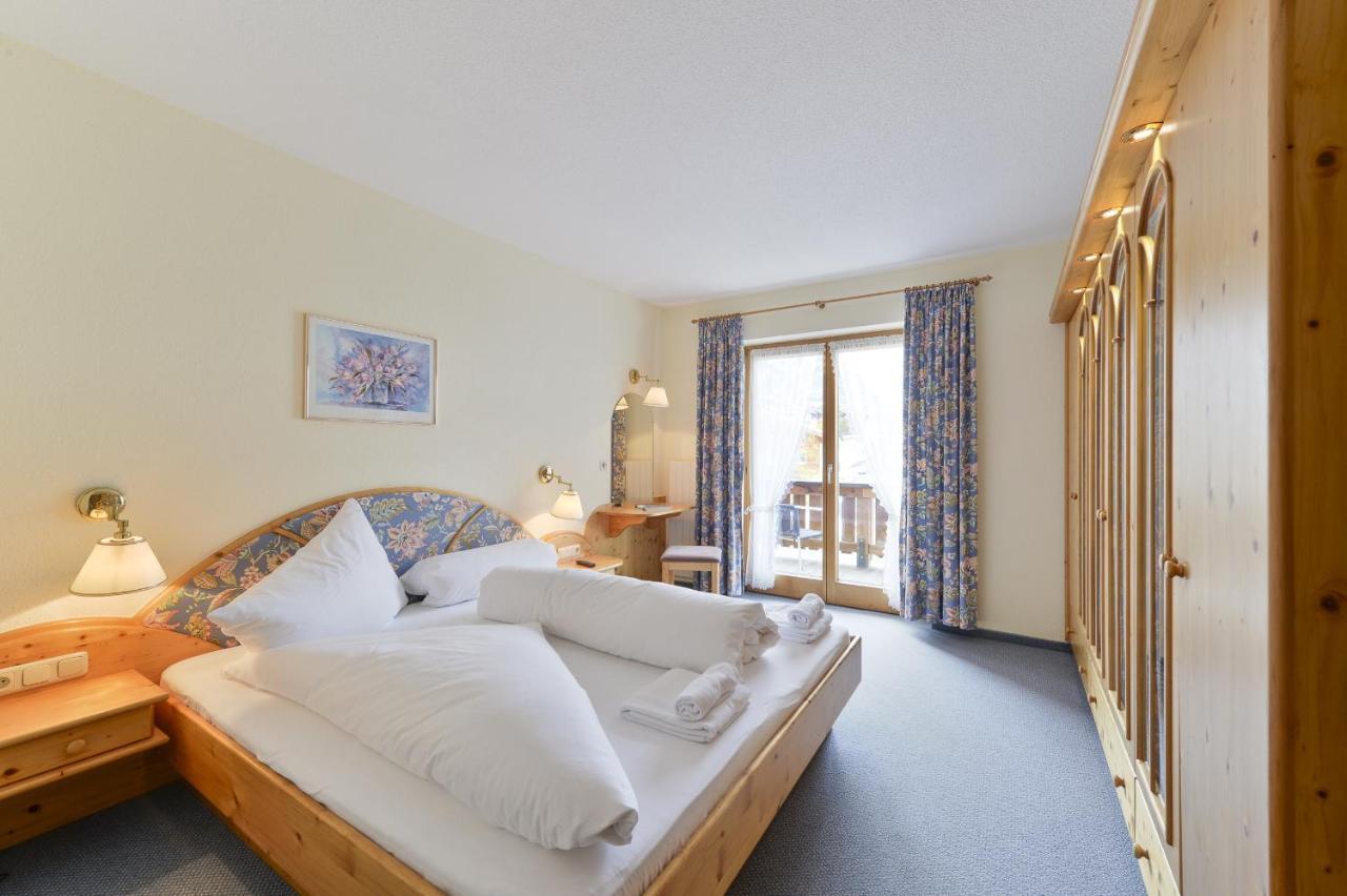 Haus Wallis Hotel Lech am Arlberg Szoba fotó