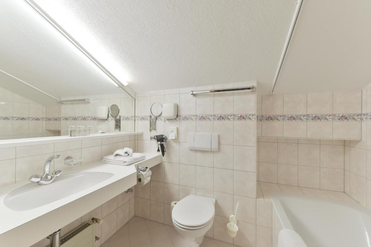 Haus Wallis Hotel Lech am Arlberg Szoba fotó