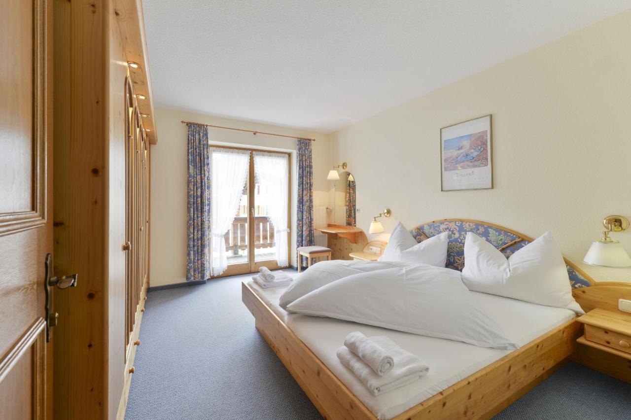 Haus Wallis Hotel Lech am Arlberg Szoba fotó