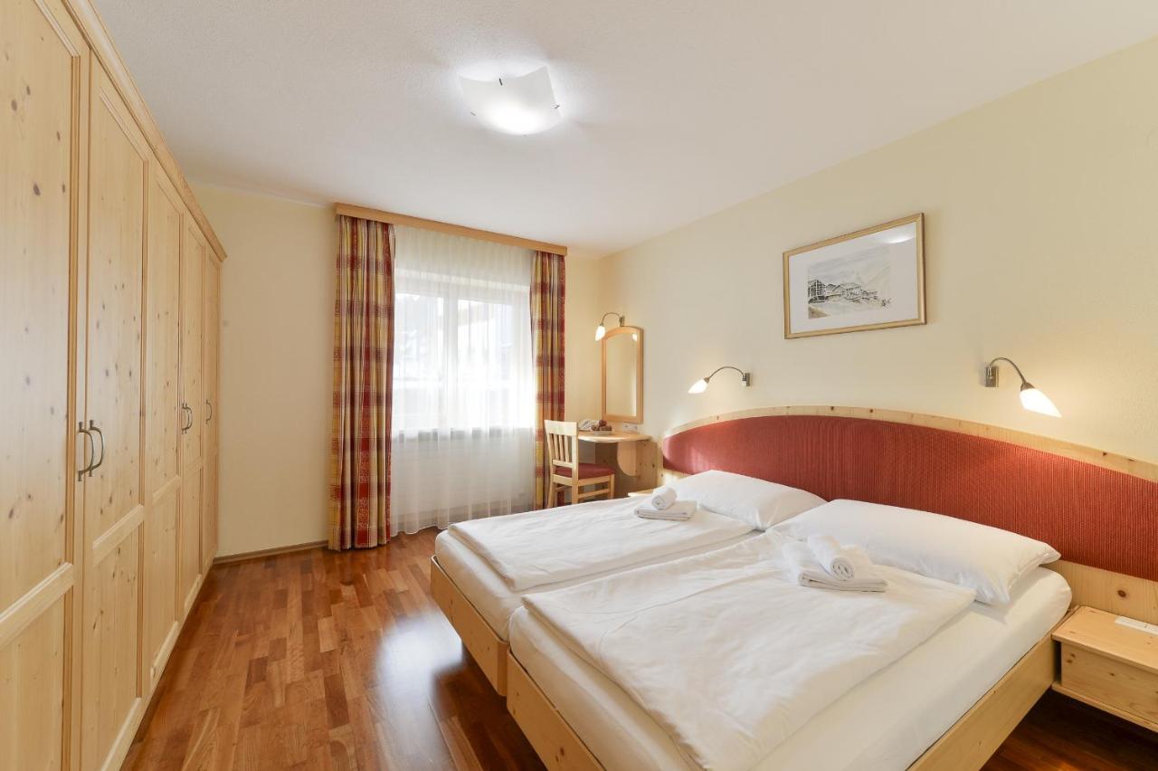 Haus Wallis Hotel Lech am Arlberg Szoba fotó