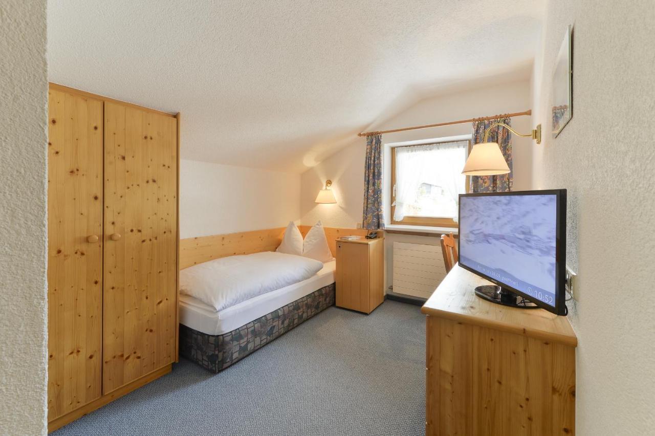 Haus Wallis Hotel Lech am Arlberg Szoba fotó